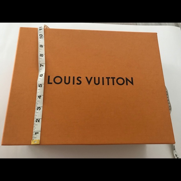 Authentic empty LV box. - Picture 2 of 5